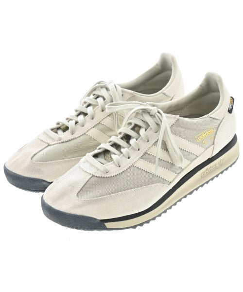 adidas 運動鞋