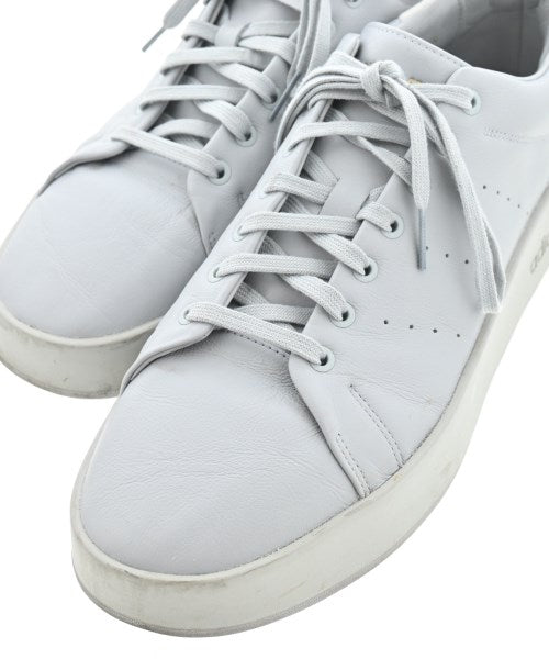 adidas 運動鞋