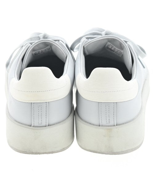 adidas 運動鞋