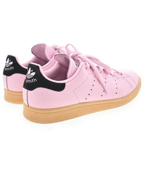 adidas 運動鞋