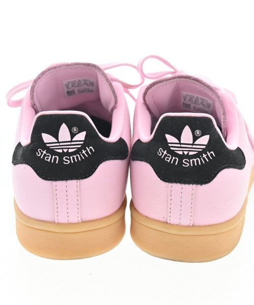 adidas 運動鞋