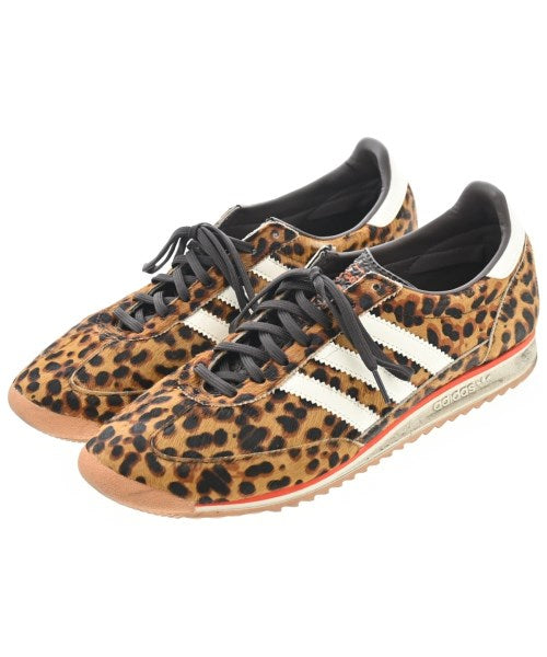 adidas 運動鞋