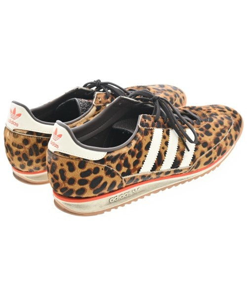 adidas 運動鞋
