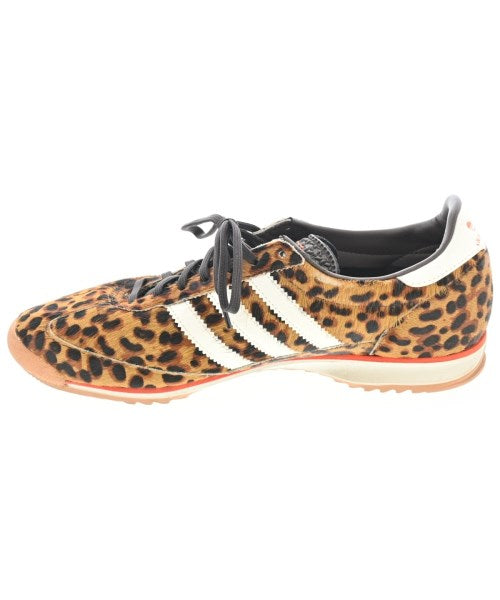 adidas 運動鞋