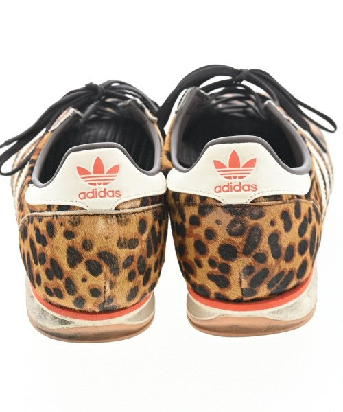 adidas 運動鞋