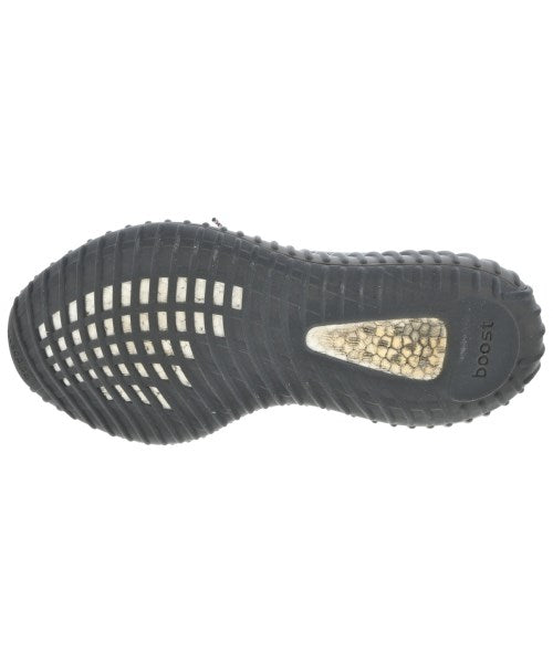 adidas 運動鞋