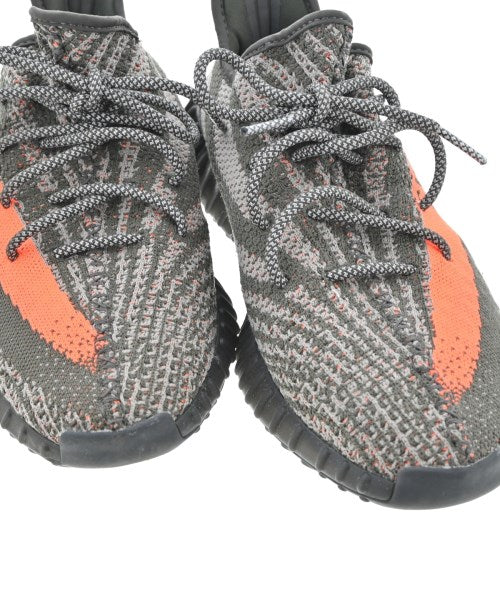 adidas 運動鞋