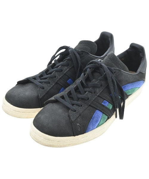 adidas 運動鞋