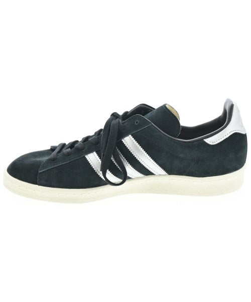 adidas 運動鞋