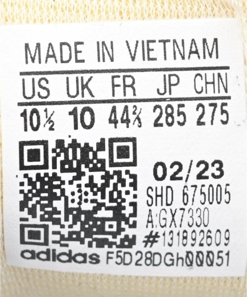 adidas 運動鞋