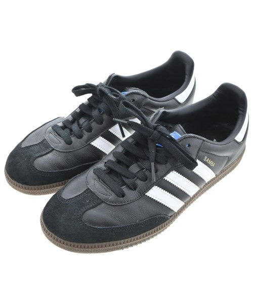 adidas 運動鞋