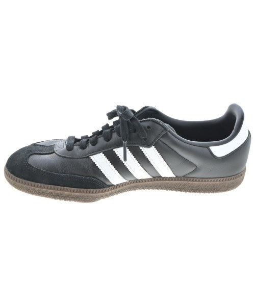 adidas 運動鞋