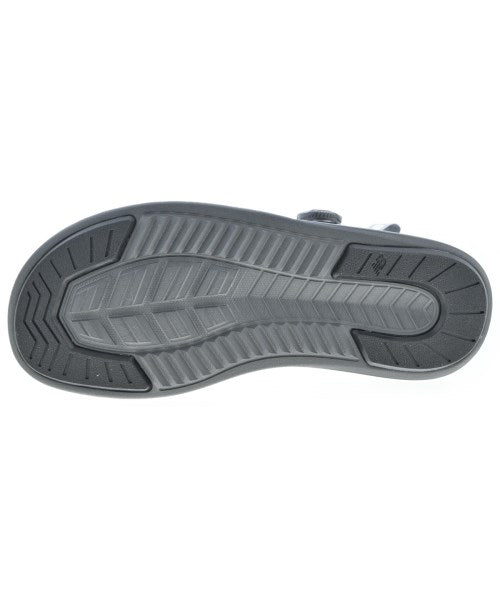 New Balance 涼鞋