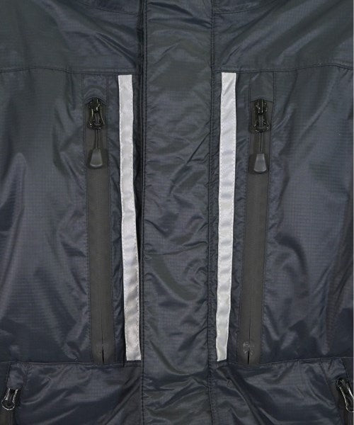 CANADA GOOSE 羽絨夾克/背心