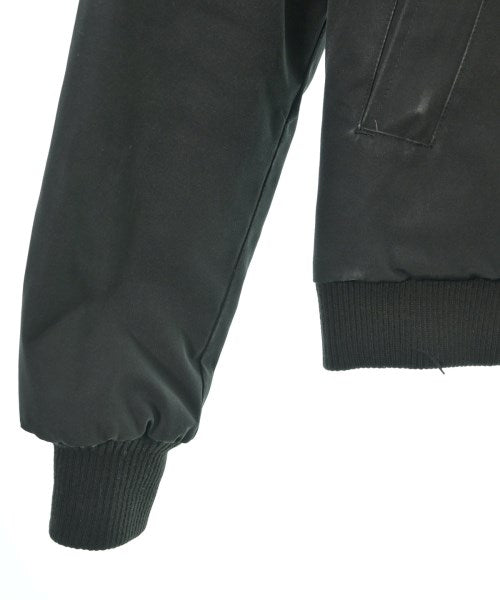 CANADA GOOSE 羽絨夾克/背心