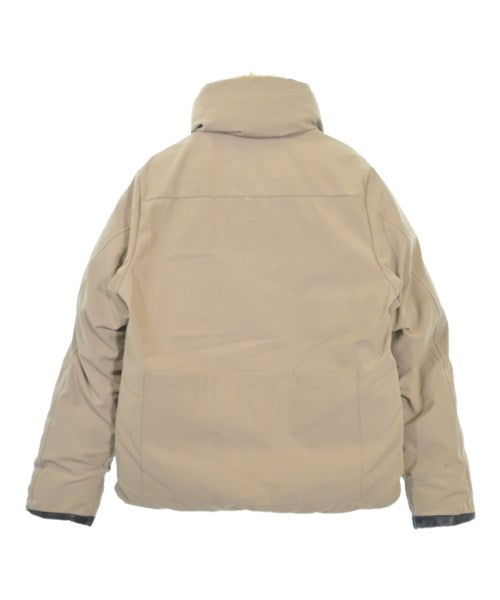 CANADA GOOSE 羽絨夾克/背心