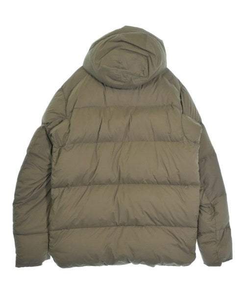 CANADA GOOSE 羽絨夾克/背心