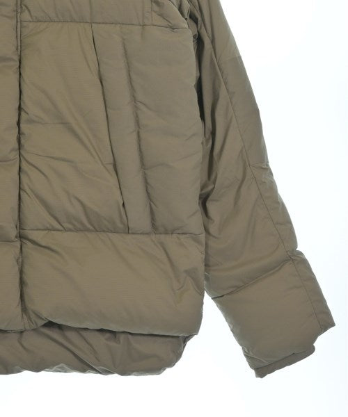 CANADA GOOSE 羽絨夾克/背心