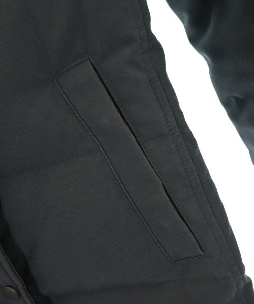 CANADA GOOSE 羽絨夾克/背心