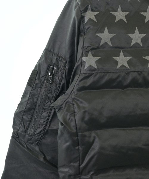 CANADA GOOSE 羽絨夾克/背心