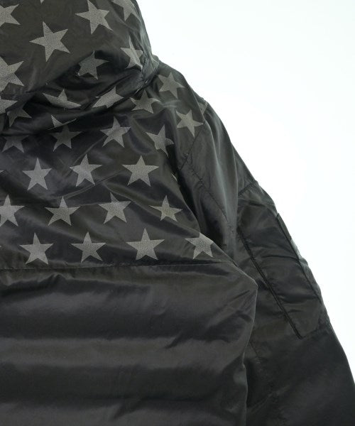 CANADA GOOSE 羽絨夾克/背心