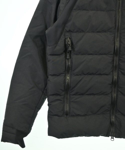 CANADA GOOSE 羽絨夾克/背心
