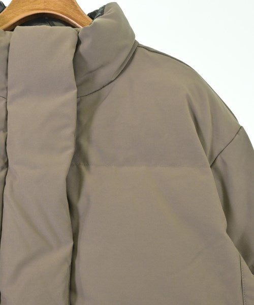 CANADA GOOSE 羽絨夾克/背心