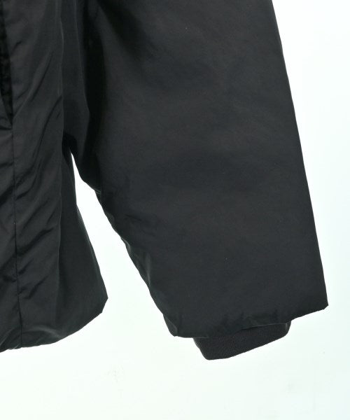 CANADA GOOSE 羽絨夾克/背心