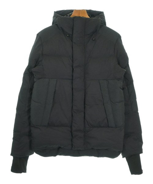 CANADA GOOSE 羽絨夾克/背心