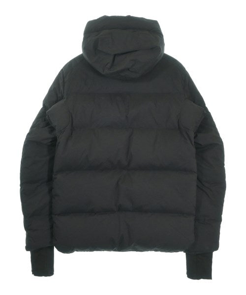 CANADA GOOSE 羽絨夾克/背心