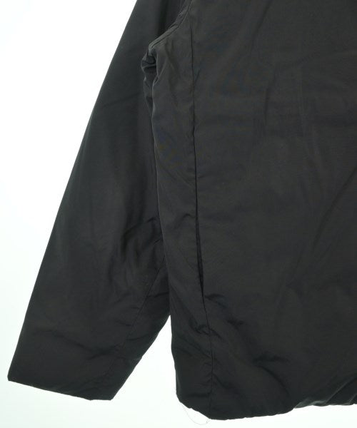 CANADA GOOSE 羽絨夾克/背心