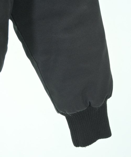 CANADA GOOSE 羽絨夾克/背心