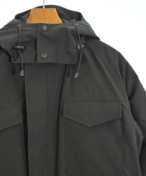 CANADA GOOSE 羽絨夾克/背心