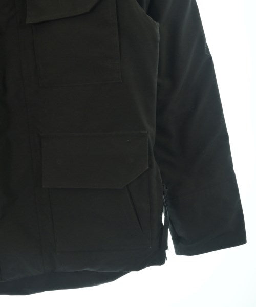 CANADA GOOSE 羽絨夾克/背心