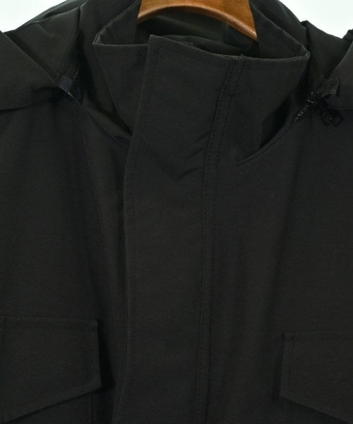 CANADA GOOSE 羽絨夾克/背心
