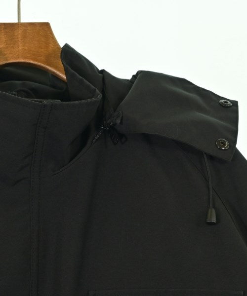 CANADA GOOSE 羽絨夾克/背心