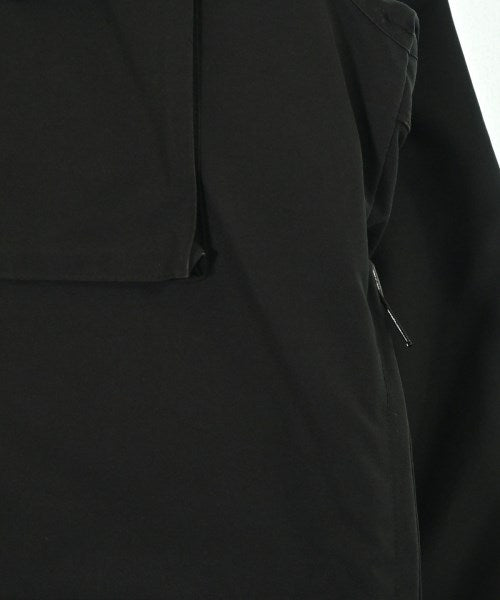 CANADA GOOSE 羽絨夾克/背心
