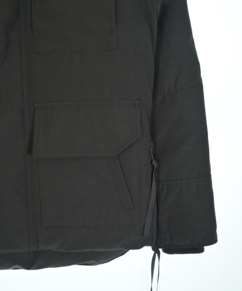 CANADA GOOSE 羽絨夾克/背心