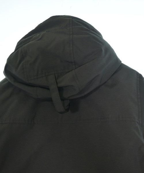 CANADA GOOSE 羽絨夾克/背心