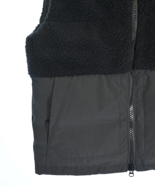 CANADA GOOSE 羽絨夾克/背心
