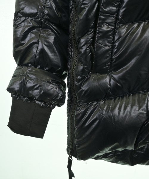 CANADA GOOSE 羽絨夾克/背心