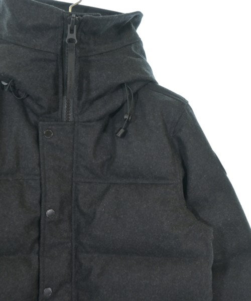 CANADA GOOSE 羽絨夾克/背心