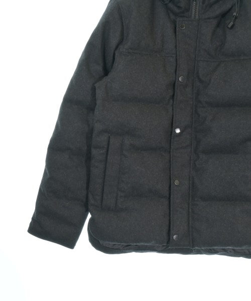 CANADA GOOSE 羽絨夾克/背心