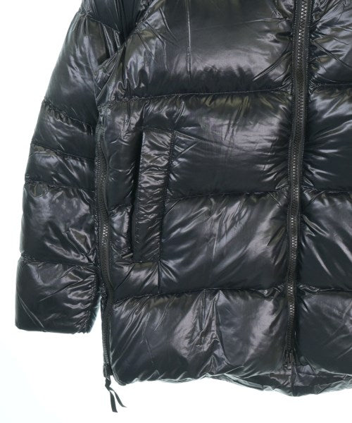 CANADA GOOSE 羽絨夾克/背心