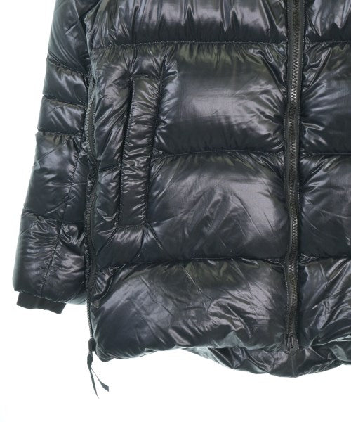 CANADA GOOSE 羽絨夾克/背心