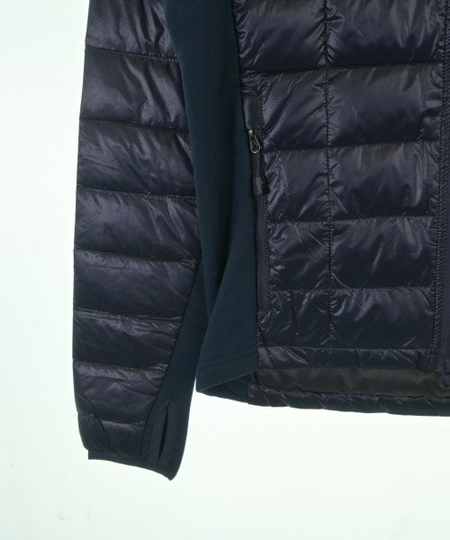 CANADA GOOSE 羽絨夾克/背心