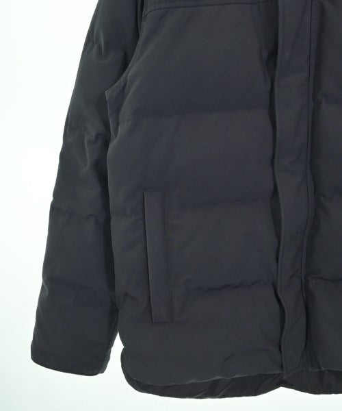 CANADA GOOSE 羽絨夾克/背心