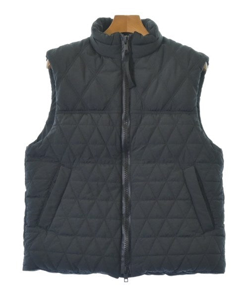 CANADA GOOSE 羽絨夾克/背心