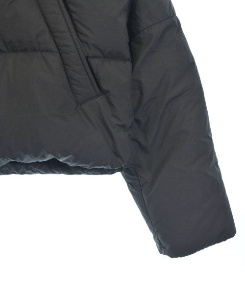 CANADA GOOSE 羽絨夾克/背心