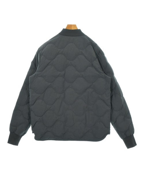 CANADA GOOSE 羽絨夾克/背心